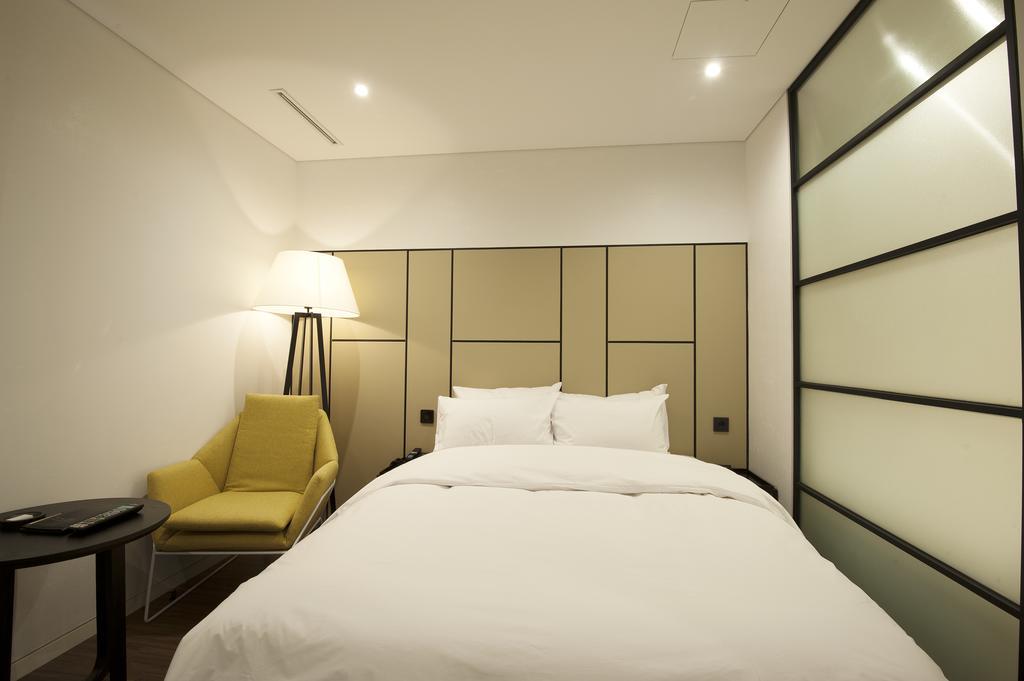 Hotel The Artist Yeoksam Seoul Exterior photo