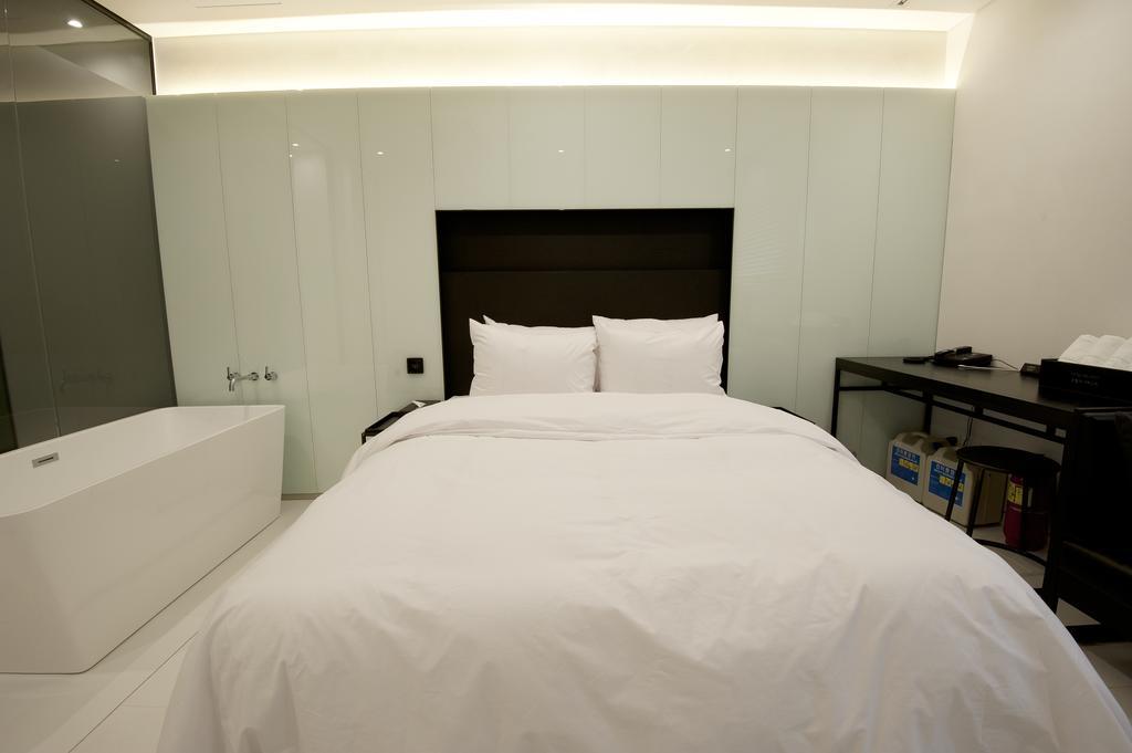 Hotel The Artist Yeoksam Seoul Exterior photo