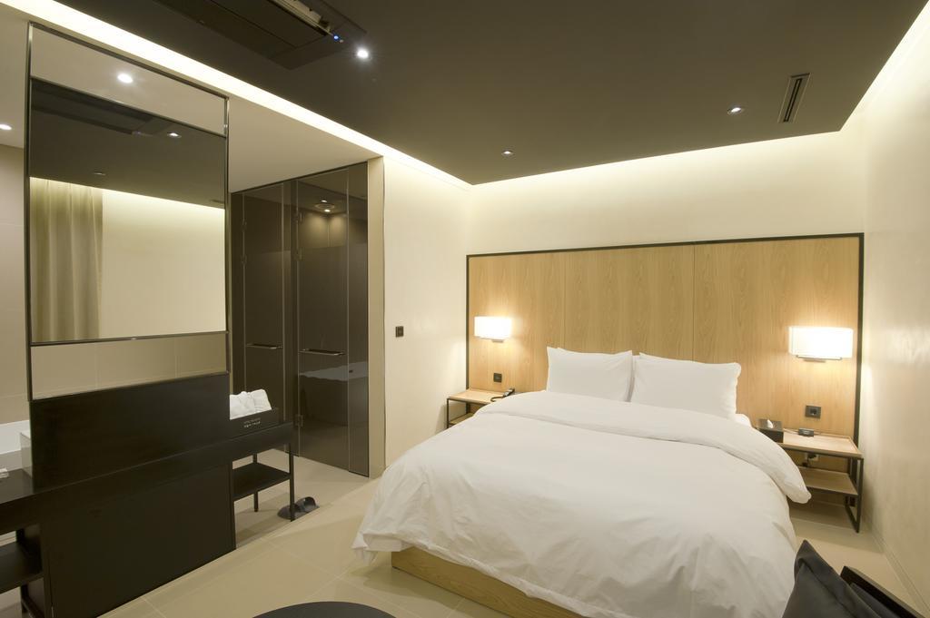 Hotel The Artist Yeoksam Seoul Exterior photo