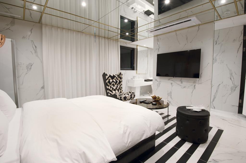 Hotel The Artist Yeoksam Seoul Exterior photo