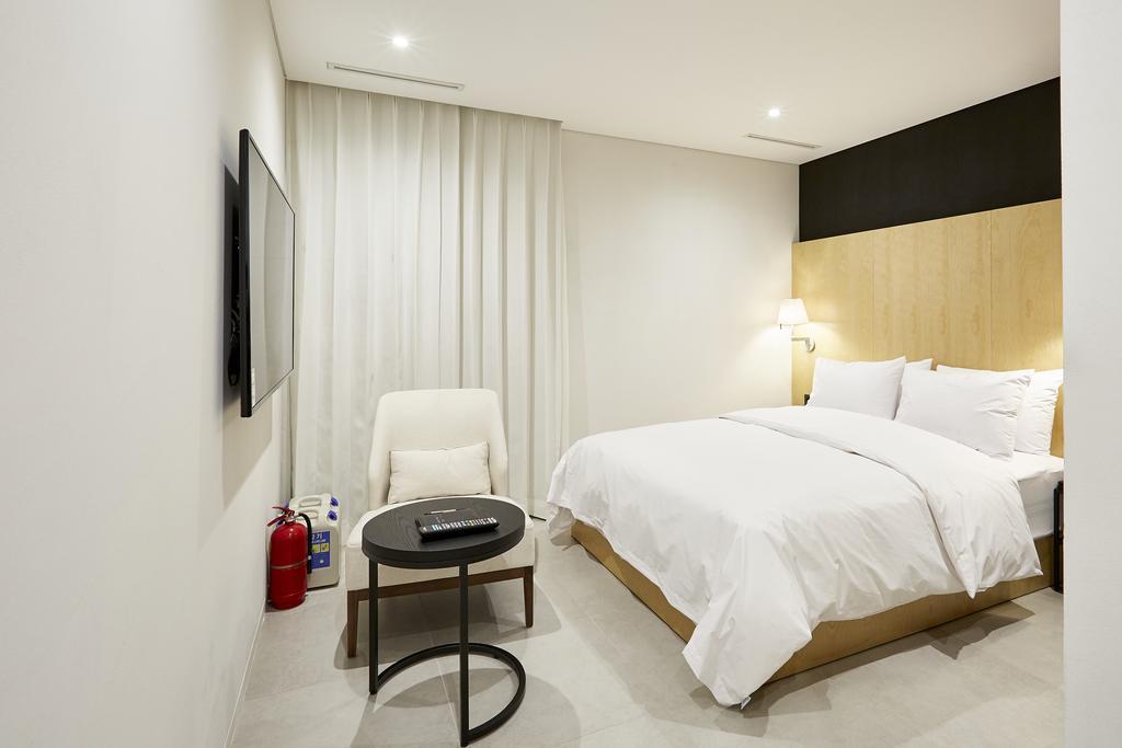 Hotel The Artist Yeoksam Seoul Exterior photo