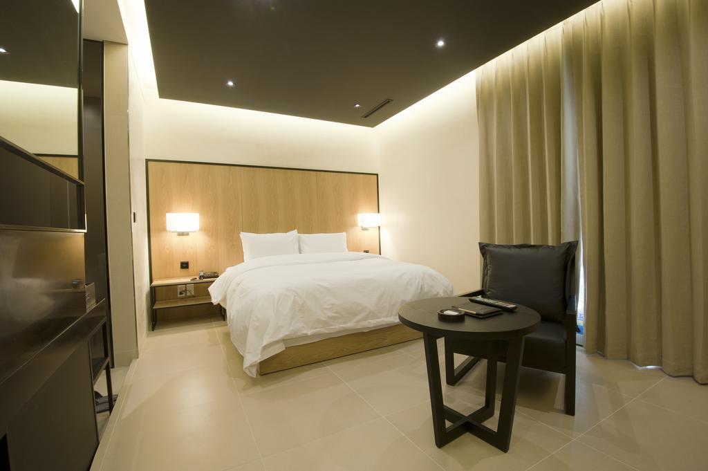 Hotel The Artist Yeoksam Seoul Exterior photo
